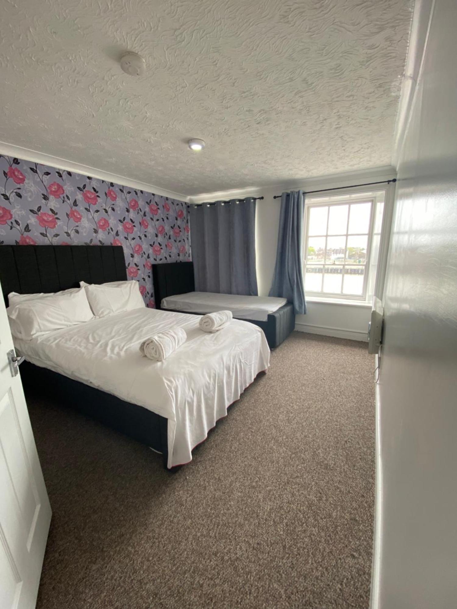 Spacious One Bedroom Flat With River View, 1E Great Yarmouth Exterior foto